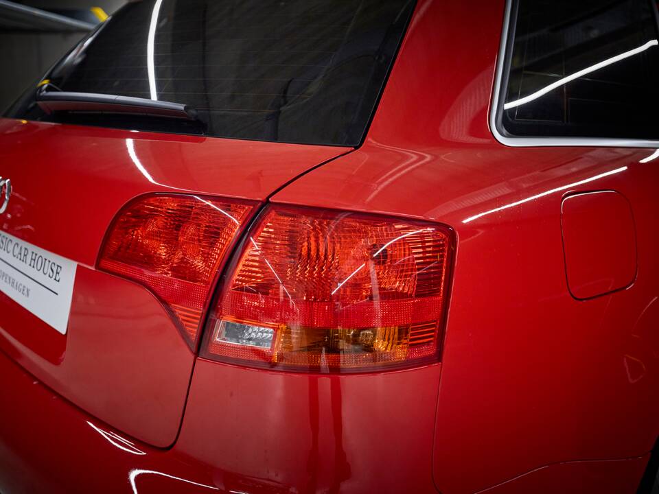 Image 24/95 of Audi RS4 Avant (2006)