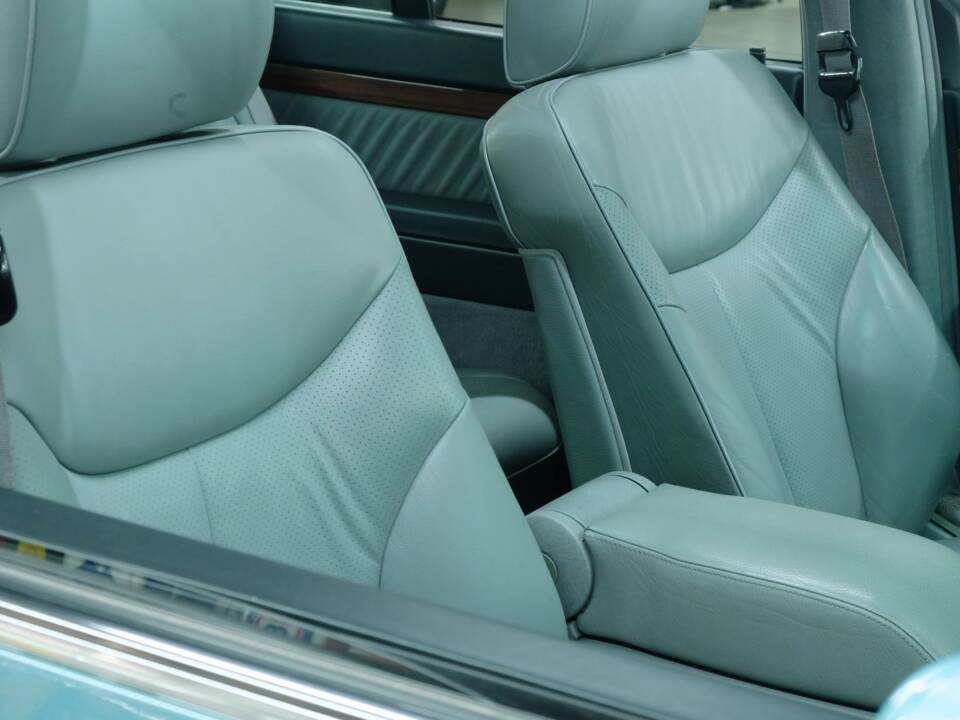 Bild 25/50 von Mercedes-Benz 300 SE (1991)