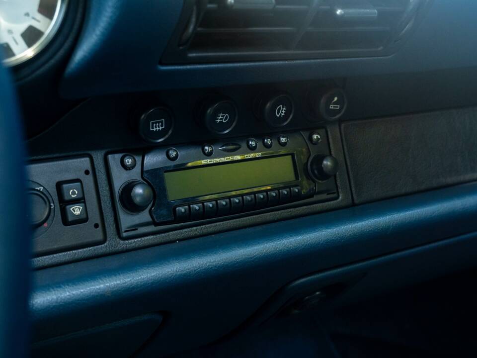 Afbeelding 23/32 van Porsche 911 Carrera (1996)