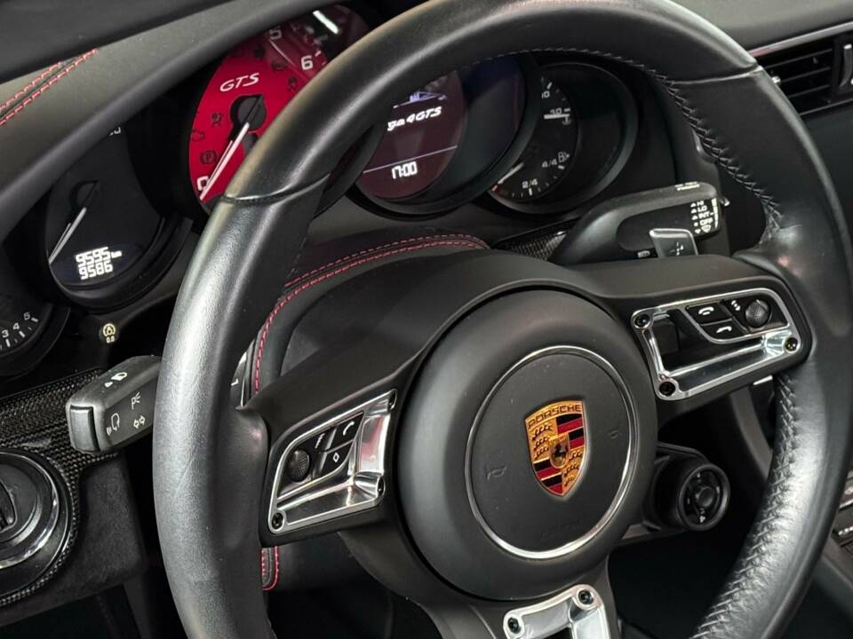 Image 11/19 of Porsche 911 Targa 4 GTS (1900)