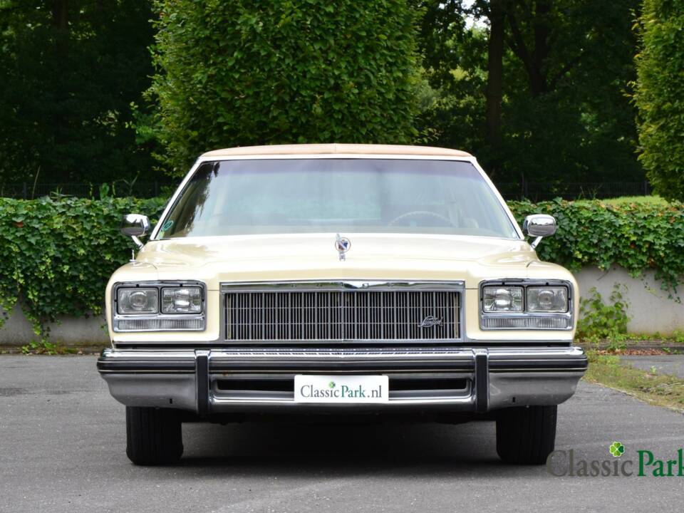 Bild 8/50 von Buick Electra 225 Hardtop (1976)