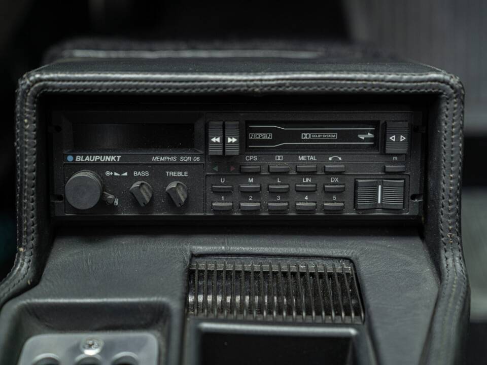 Image 46/50 of Ferrari Mondial 3.2 (1987)