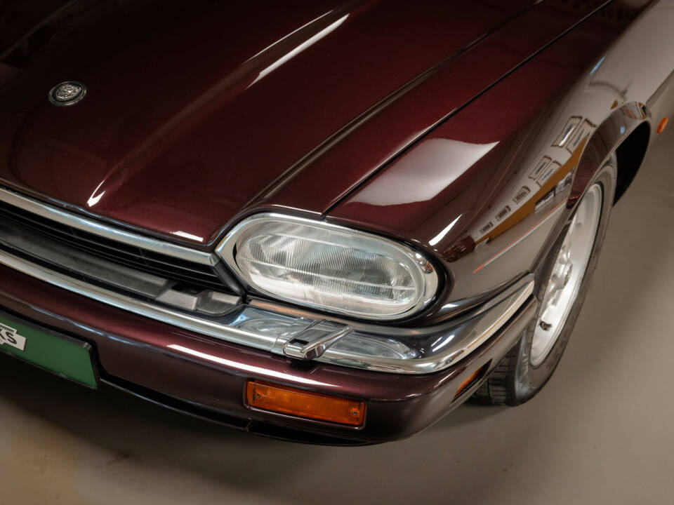 Image 7/50 of Jaguar XJS 6.0 (1994)