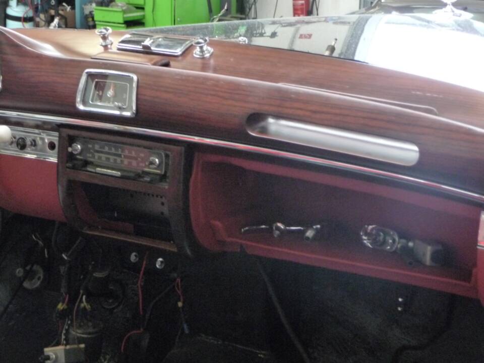 Afbeelding 81/118 van Mercedes-Benz 220 S Cabriolet (1957)