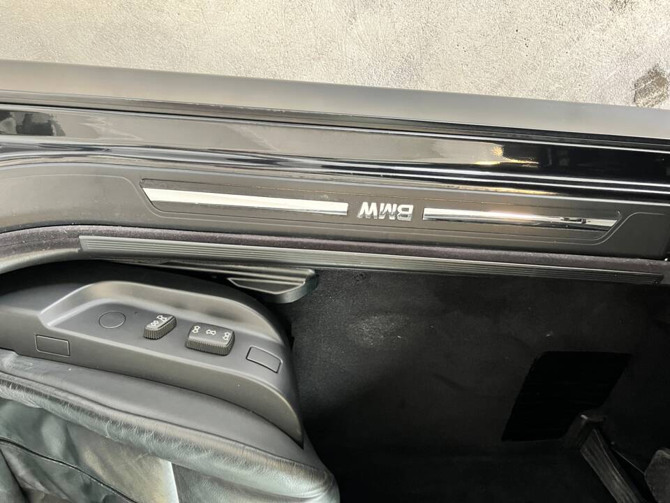 Immagine 24/48 di BMW 740i (2001)