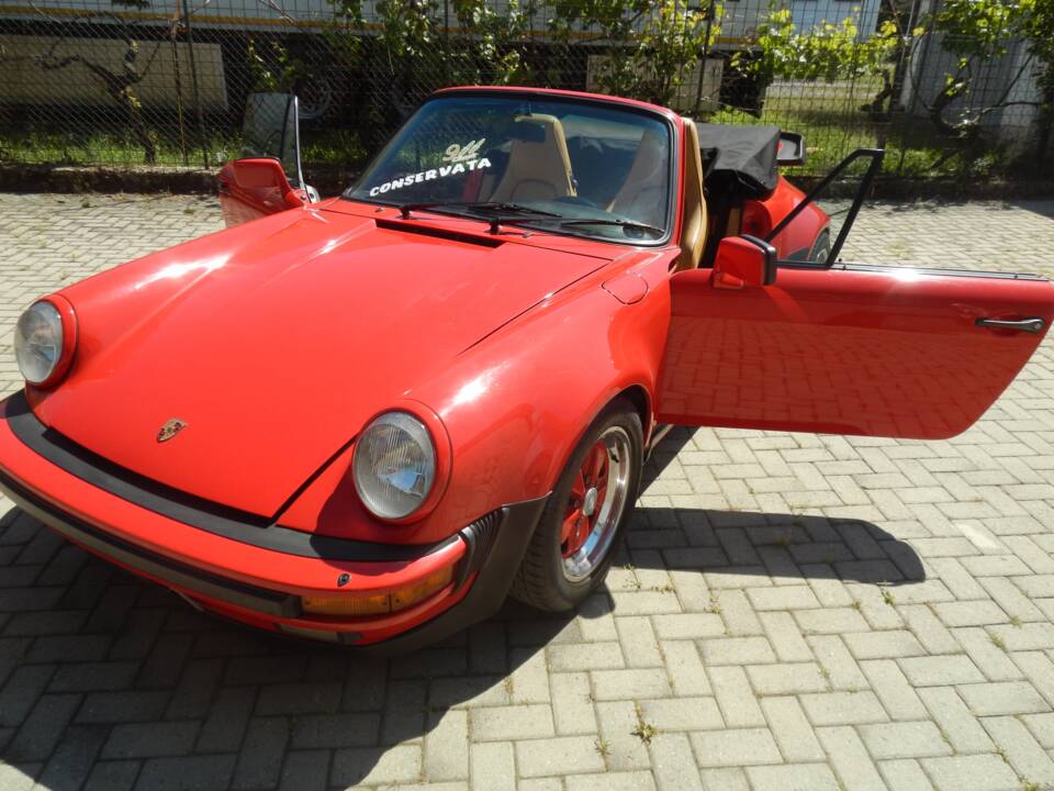 Imagen 33/85 de Porsche 911 Carrera 3.2 (1986)