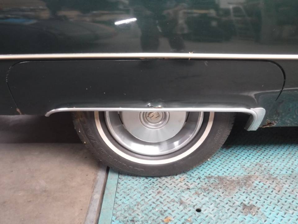 Image 22/50 of Cadillac DeVille Convertible (1967)