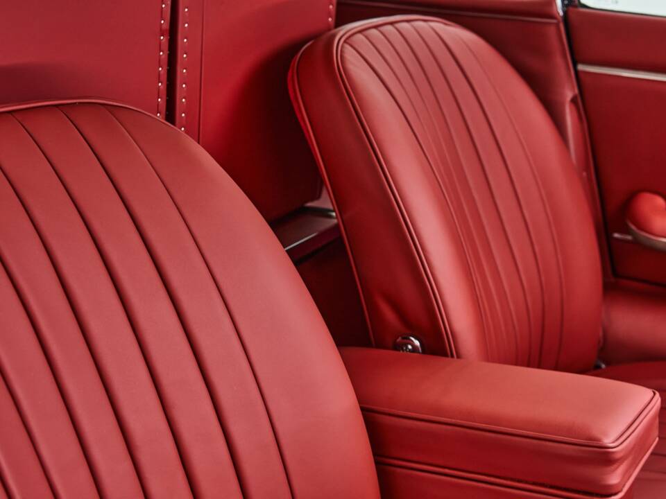 Bild 78/99 von Jaguar E-Type 4.2 (1966)
