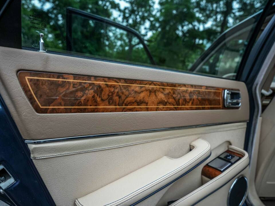 Immagine 51/55 di Jaguar XJ 40 (XJ-R) (1990)
