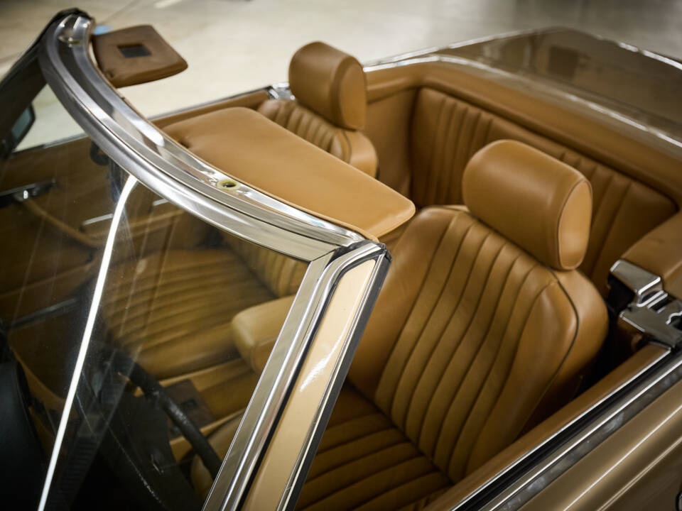 Image 76/99 of Mercedes-Benz 300 SL (1987)