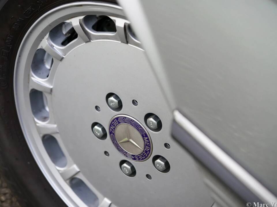 Bild 24/59 von Mercedes-Benz 280 SL (1985)