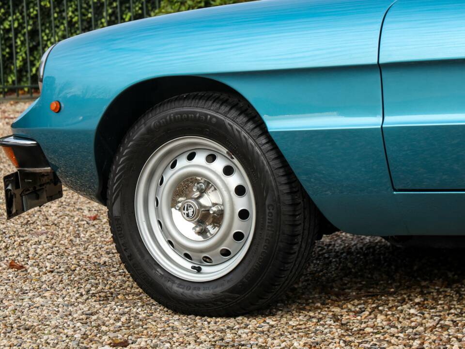 Image 34/50 of Alfa Romeo 2000 Spider Veloce (1981)