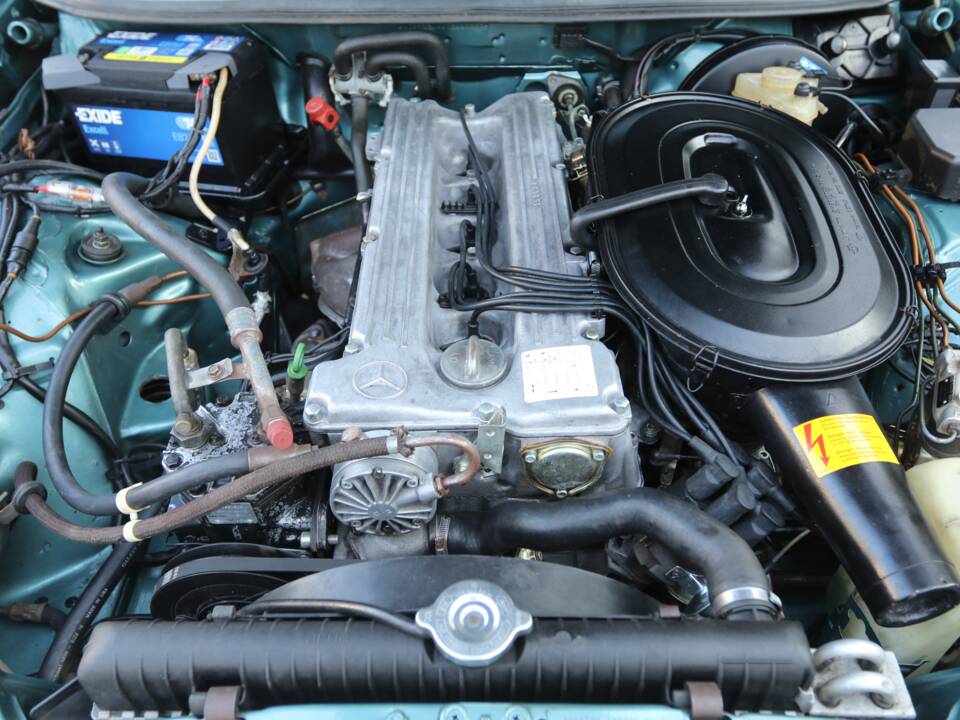 Image 17/24 of Mercedes-Benz 280 TE (1983)