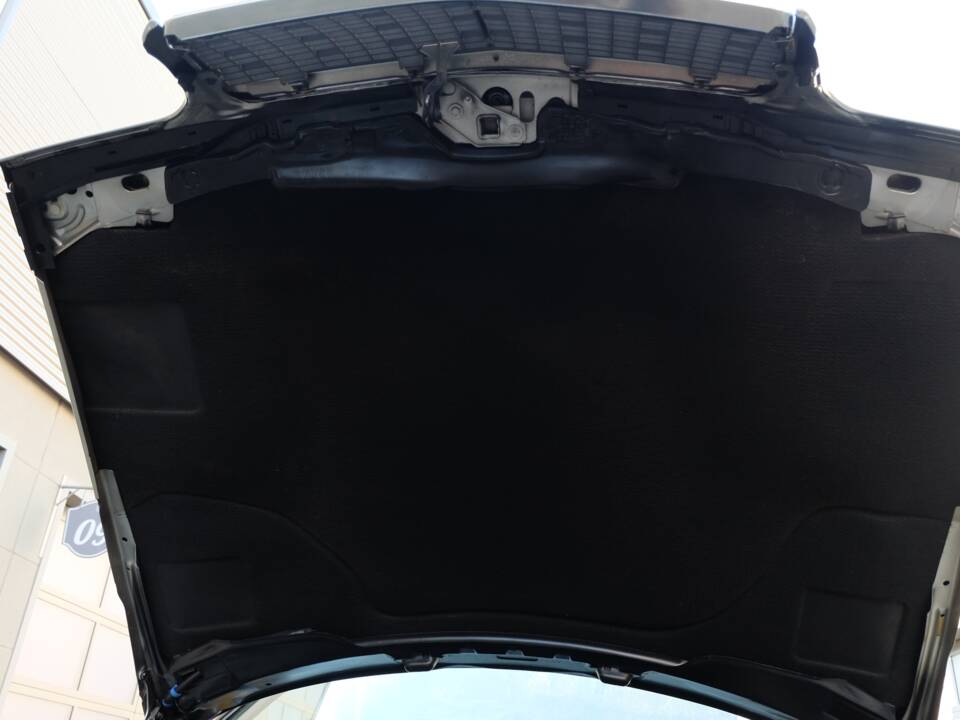 Image 68/74 of Mercedes-Benz E 320 (1997)