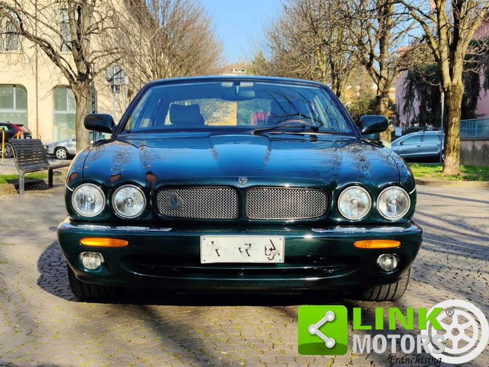 Bild 9/10 von Jaguar XJR 4.0 (1998)