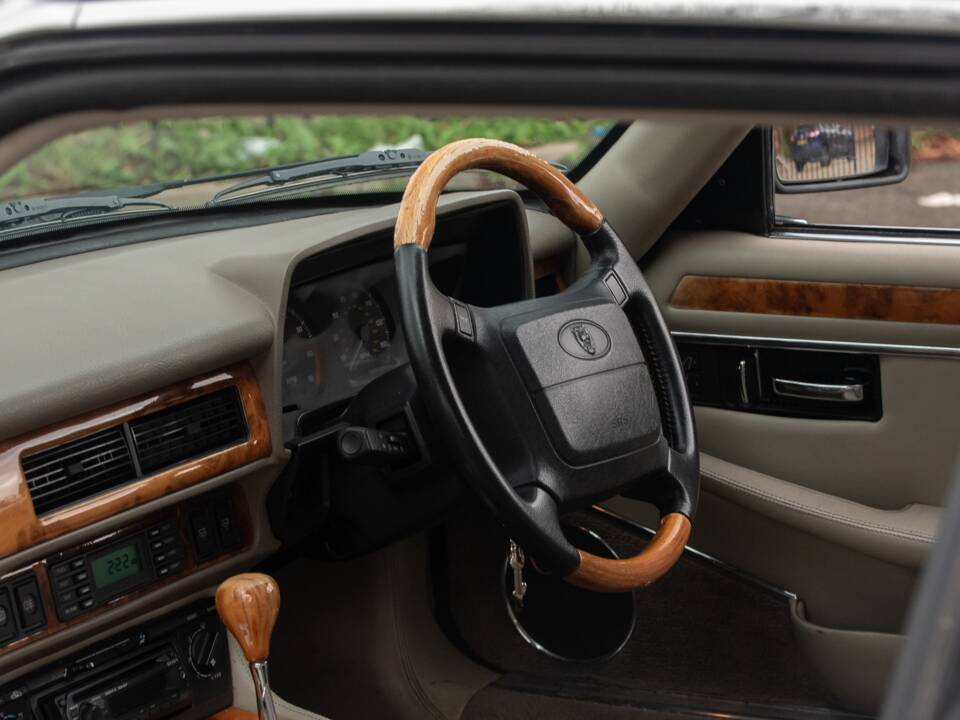 Image 42/50 de Jaguar XJS 4.0 Celebration (1995)