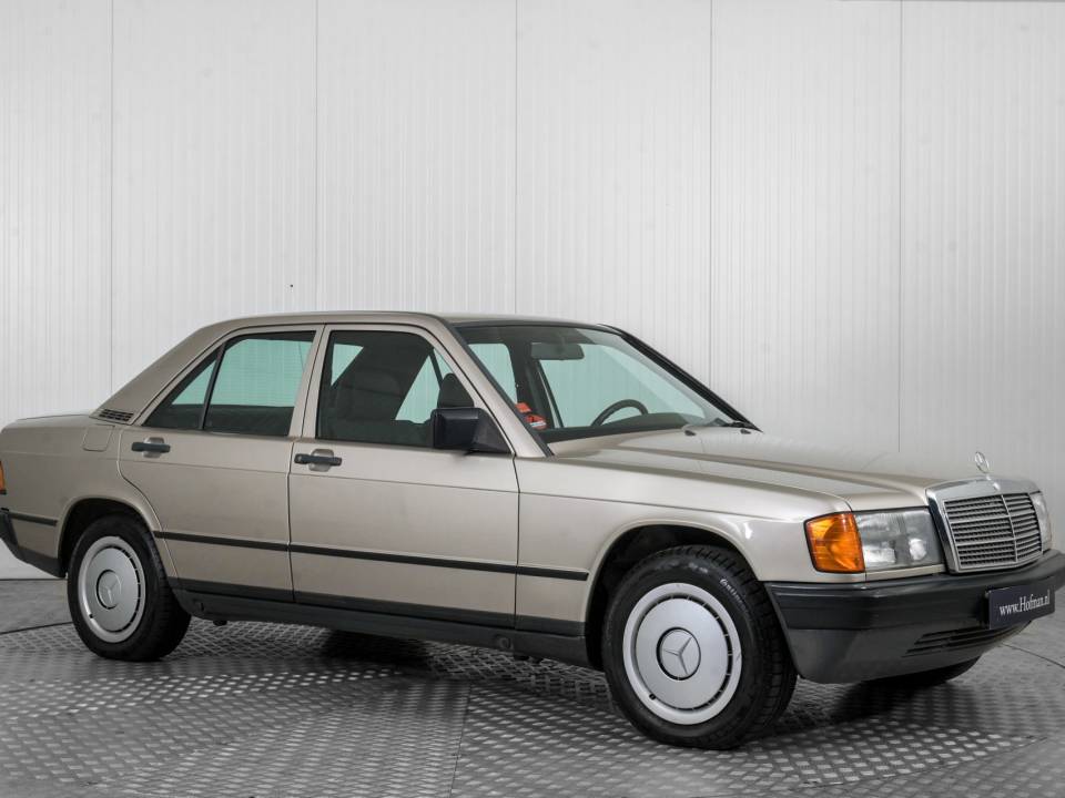 Immagine 7/50 di Mercedes-Benz 190 D (1986)