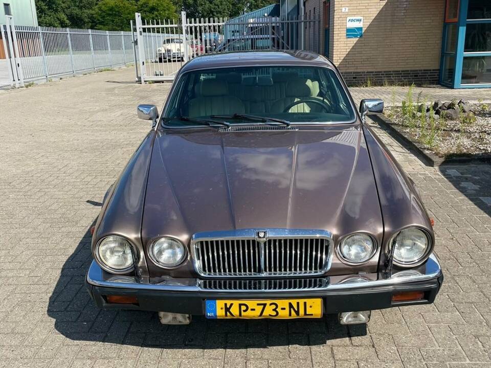 Bild 3/8 von Jaguar Sovereign H.E. V12 (1984)