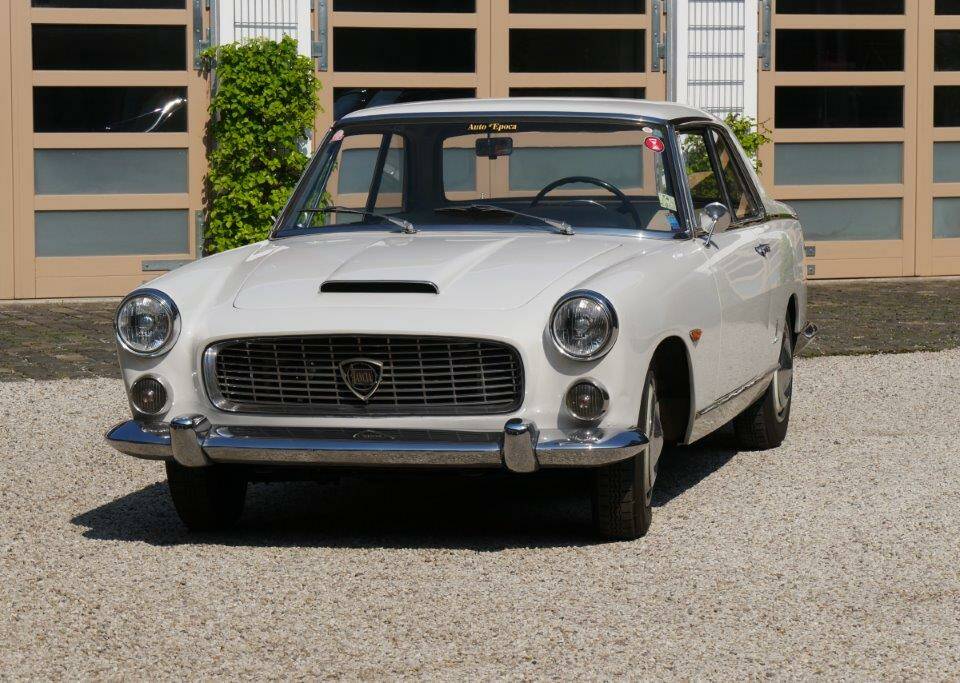 Image 2/10 of Lancia Flaminia Coupe Pininfarina (1961)