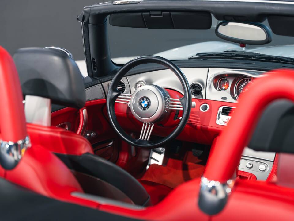 Image 36/41 of BMW Z8 (2002)