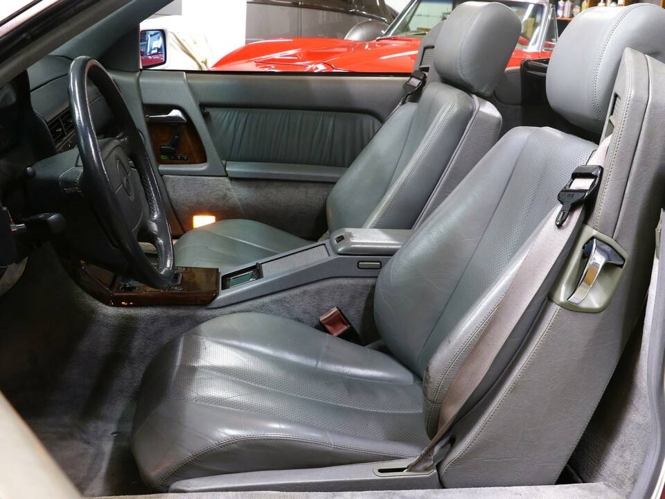 Image 14/27 of Mercedes-Benz SL 500 (1993)
