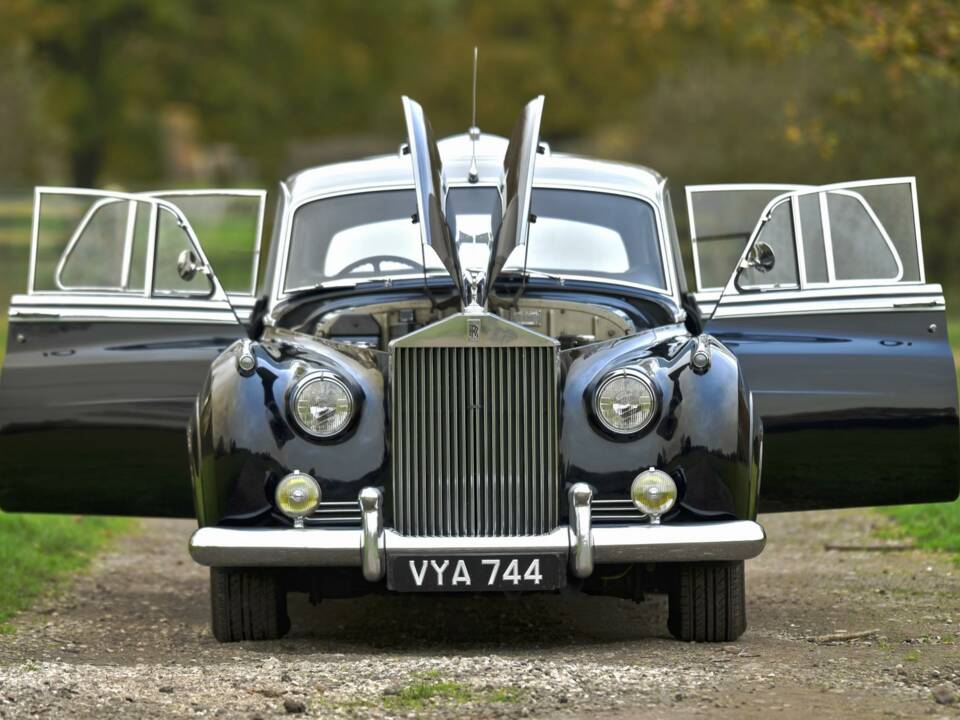 Image 18/50 of Rolls-Royce Silver Cloud I (1958)