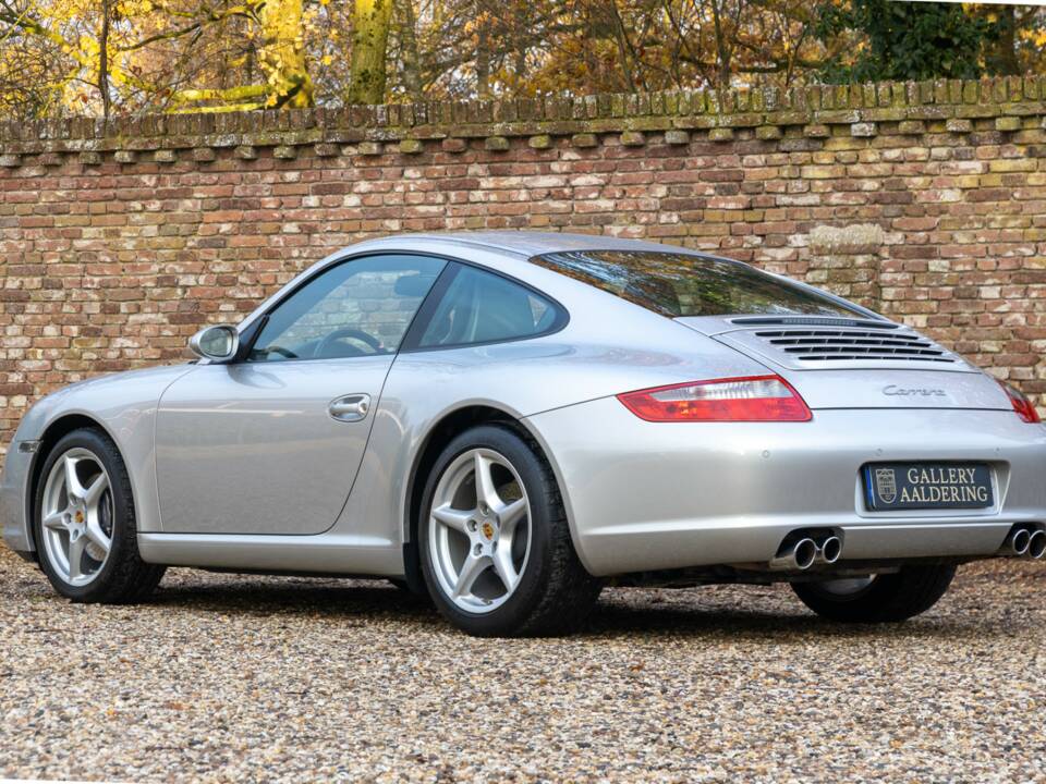 Image 2/50 of Porsche 911 Carrera (2007)