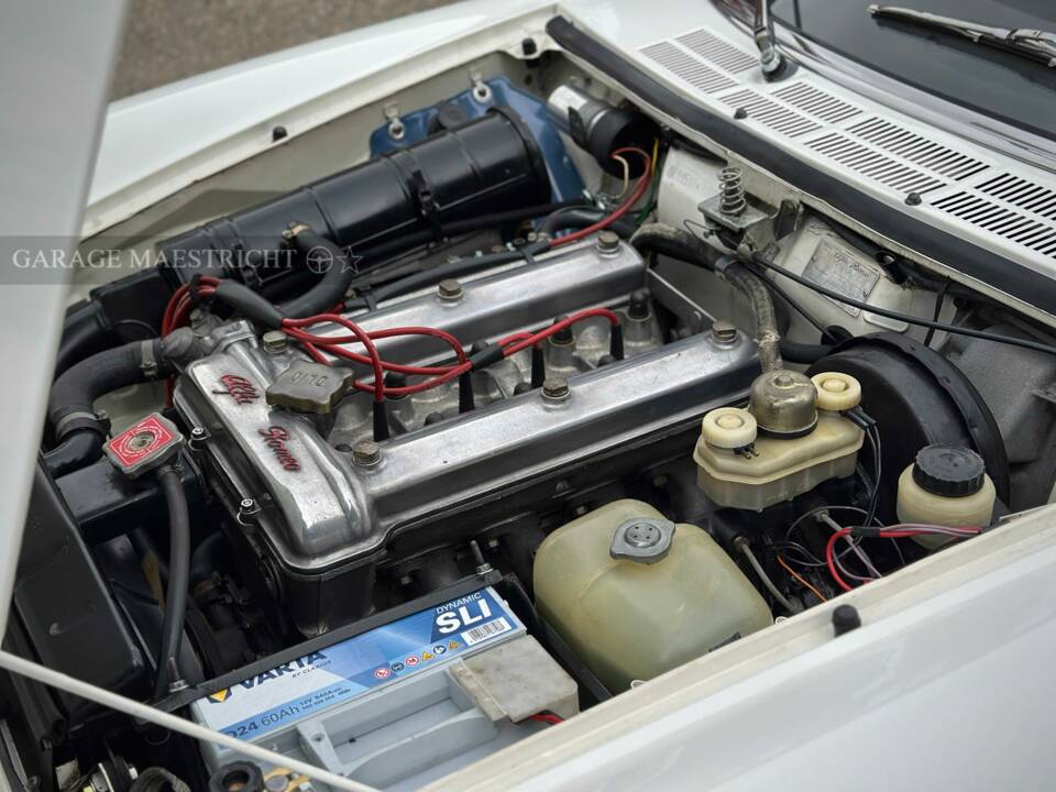 Image 31/95 of Alfa Romeo 2000 Spider Veloce (1980)