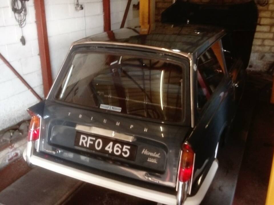 Image 65/93 of Triumph Herald 1200 (1964)