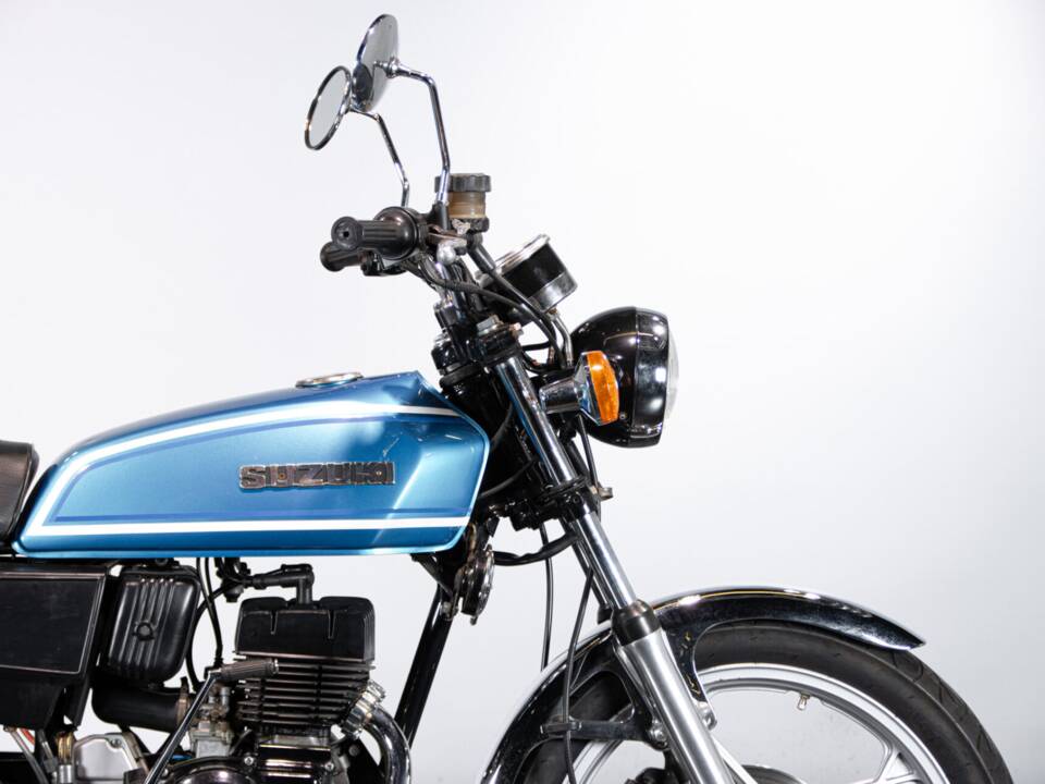 Image 43/50 of Suzuki GT 125 (1979)