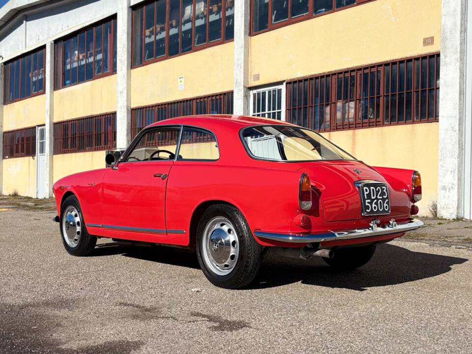 Image 4/25 of Alfa Romeo Giulietta Sprint (1960)