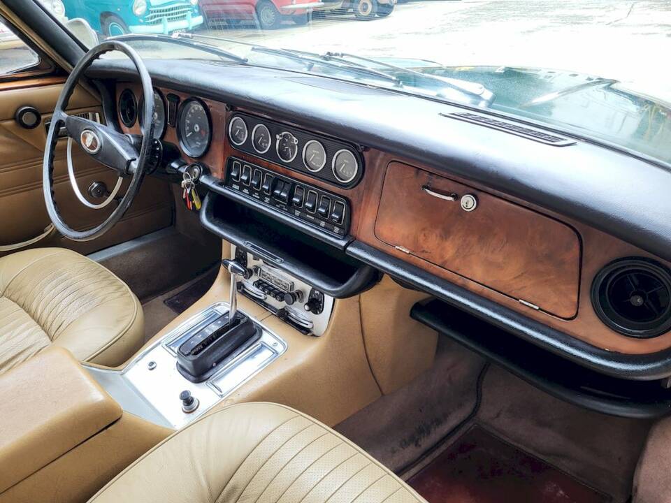 Image 26/38 of Jaguar XJ 6 4.2 (1970)