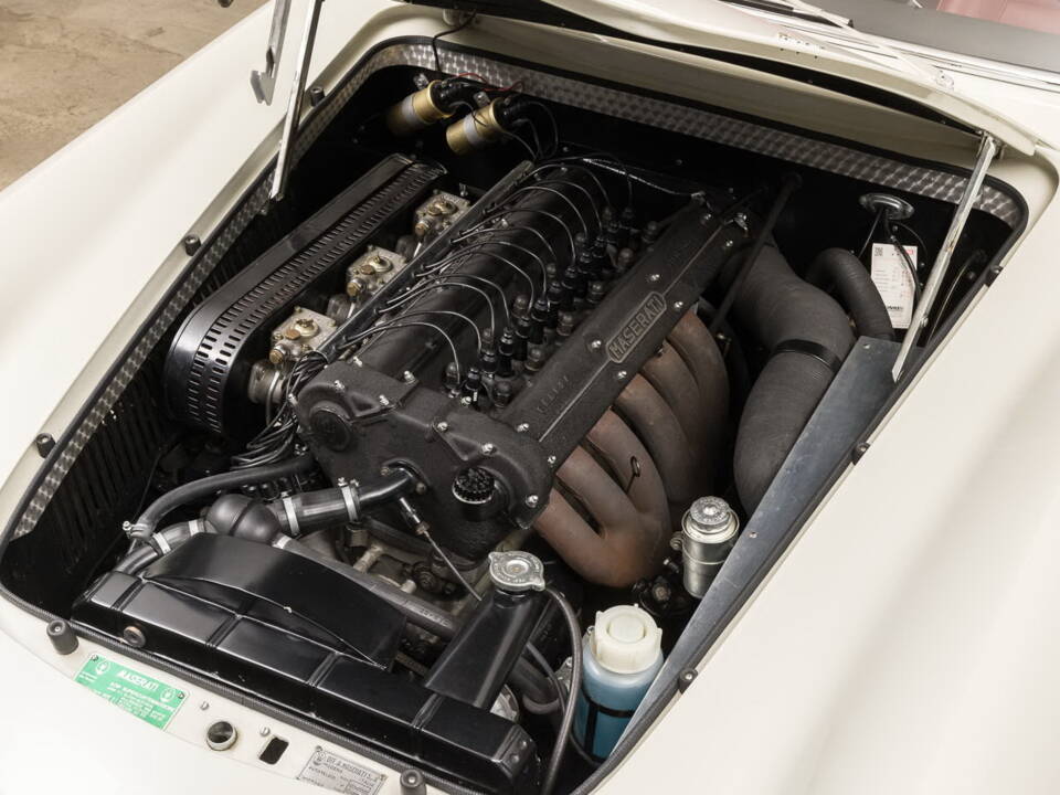Image 33/39 of Maserati 3500 GT Touring (1961)