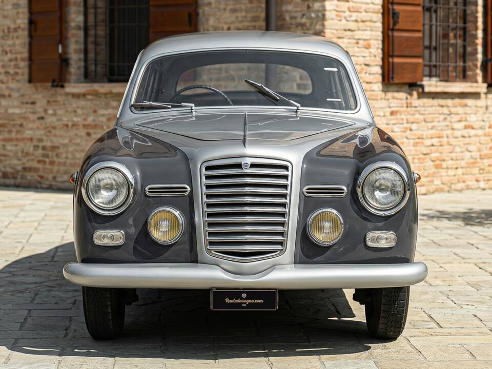Image 4/50 de Lancia Augusta Ghia (1935)