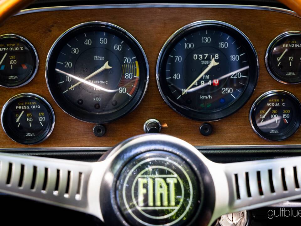 Image 19/67 de FIAT Dino Spider (1968)