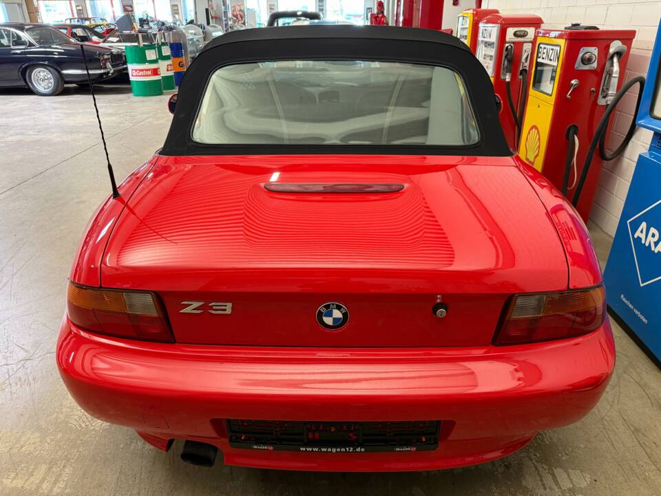 Bild 15/18 von BMW Z3 Roadster 1,8 (1997)