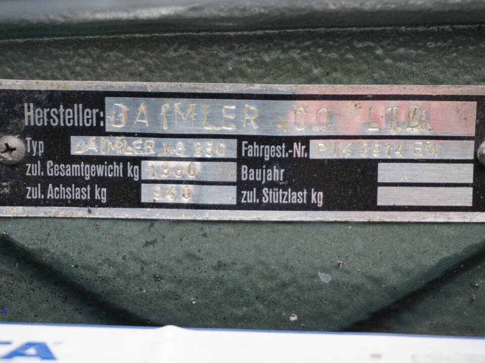 Image 13/22 de Daimler V8-250 (1968)