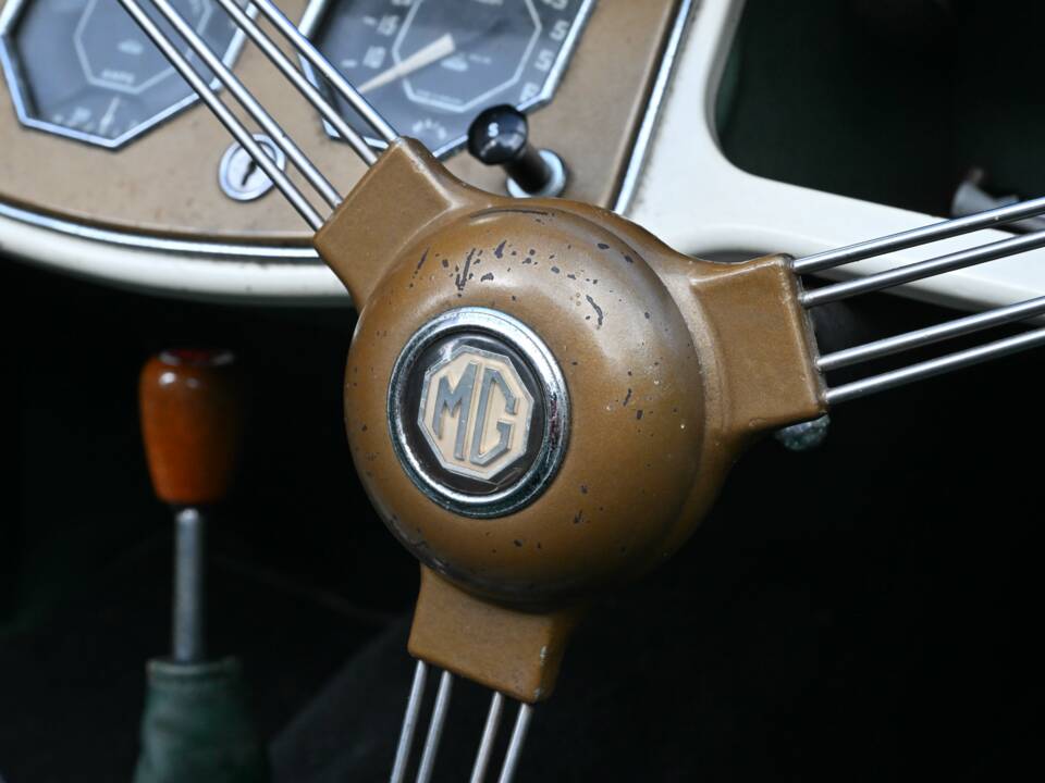 Image 30/50 of MG TF 1500 (1954)