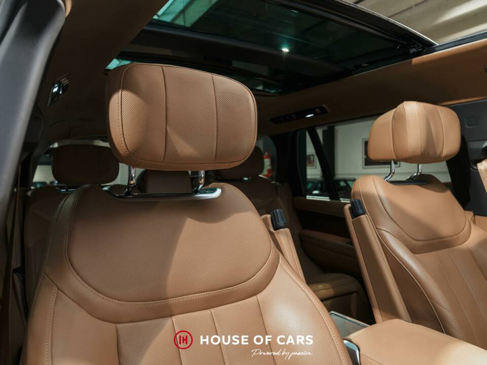 Image 19/25 of Land Rover Range Rover D350 (2022)