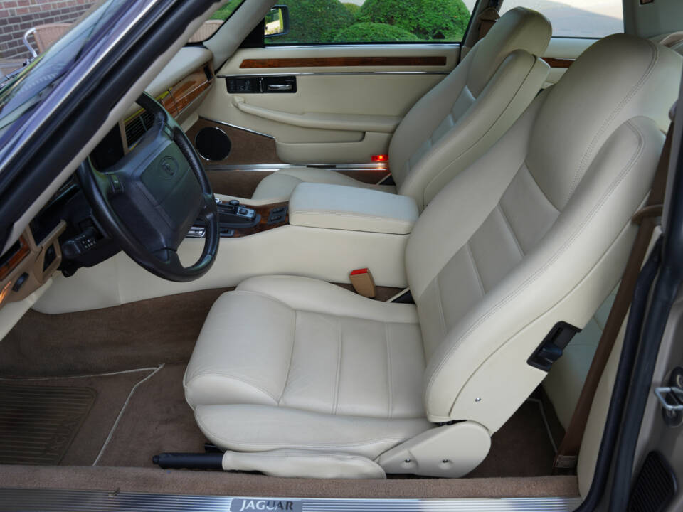 Afbeelding 20/50 van Jaguar XJS 4.0 (1995)