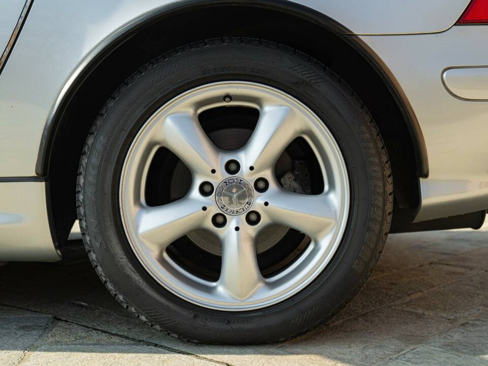 Image 24/50 de Mercedes-Benz SLK 320 (2001)