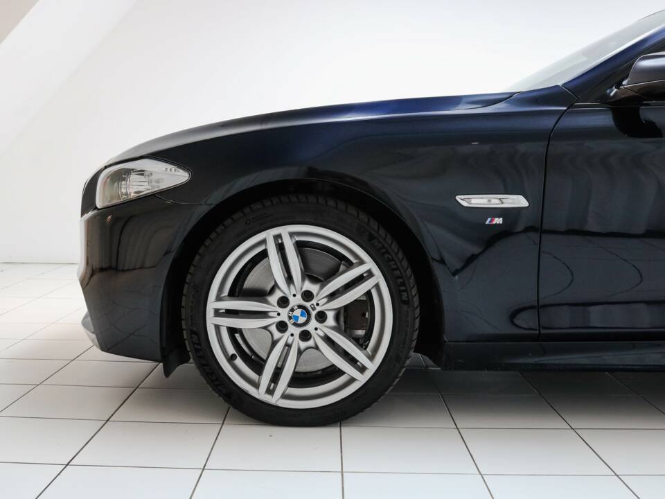 Image 6/24 of BMW 550i (2012)