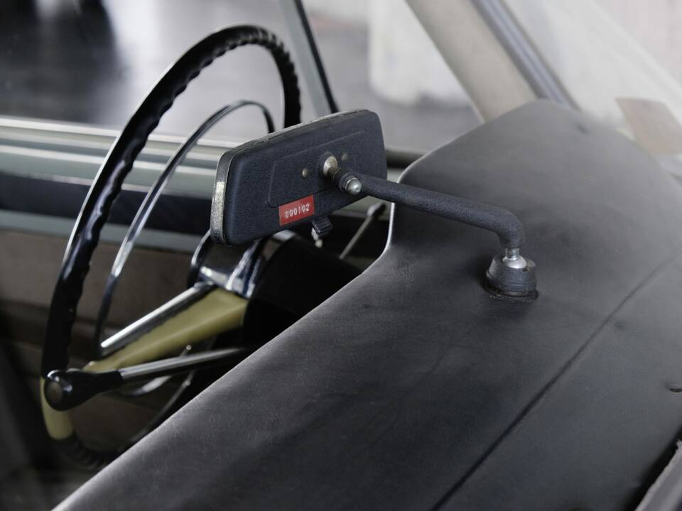 Image 43/48 of Alfa Romeo 2600 Berlina (1962)