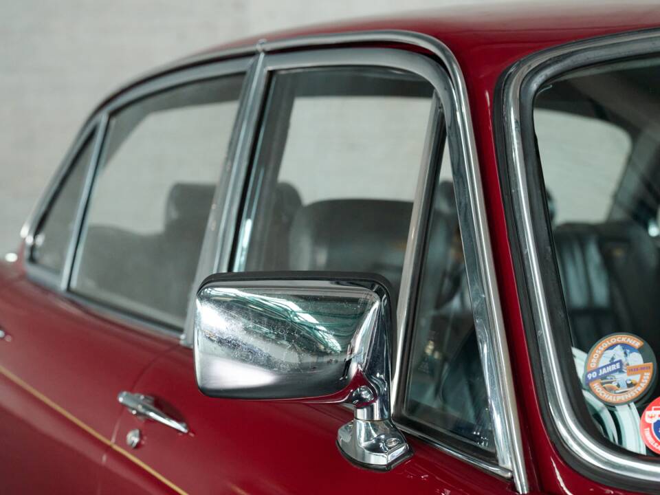 Bild 25/50 von Jaguar XJ 6 L 4.2 (1974)