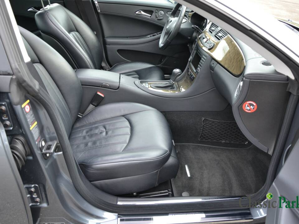 Bild 27/50 von Mercedes-Benz CLS 350 CGI (2008)