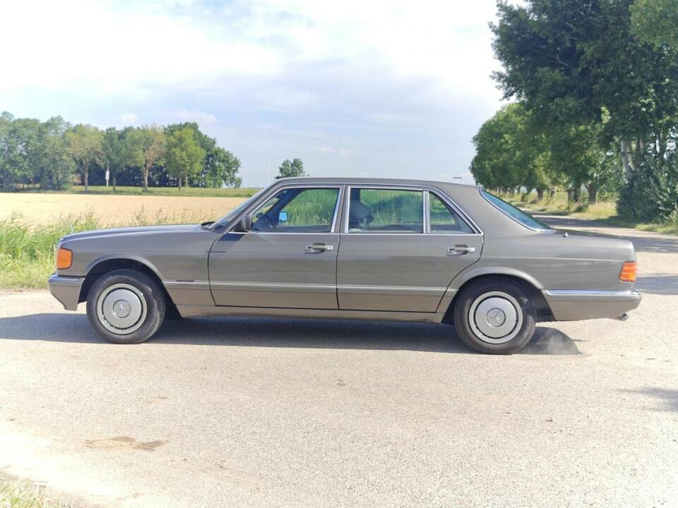 Bild 12/39 von Mercedes-Benz 420 SEL (1986)
