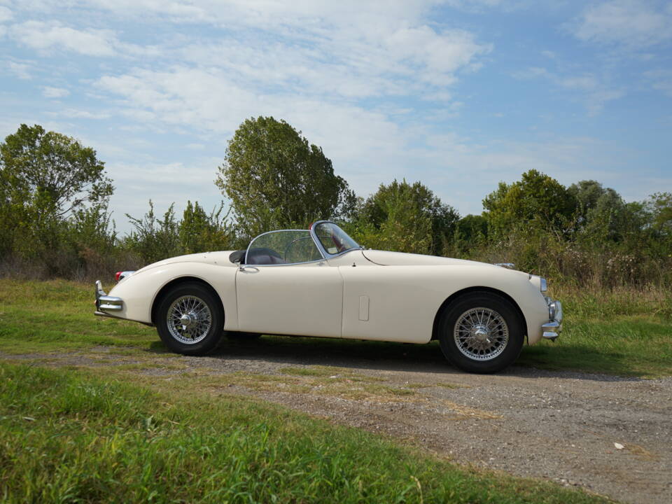 Image 47/58 of Jaguar XK 150 3.4 S OTS (1958)