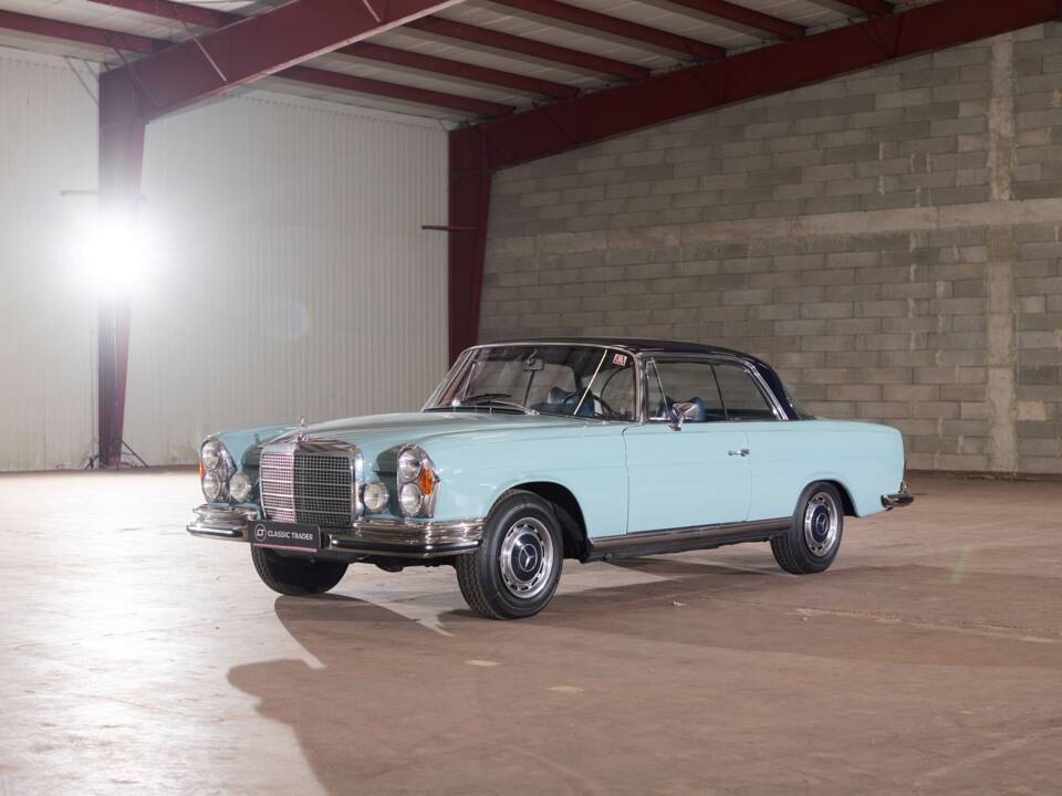 Image 12/91 of Mercedes-Benz 280 SE (1970)