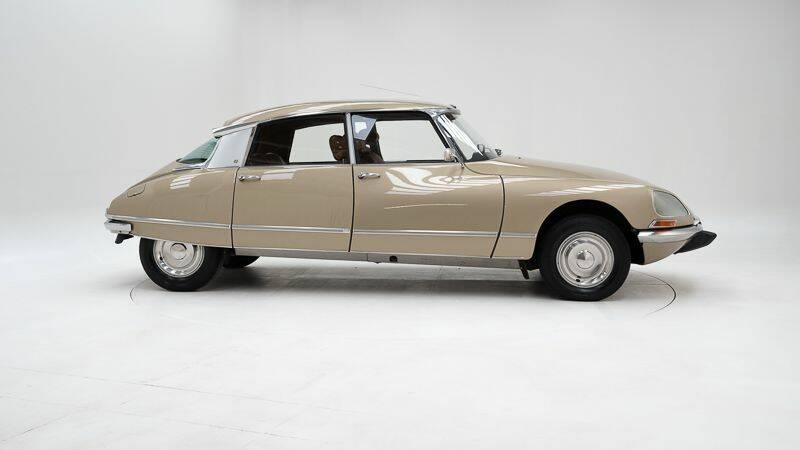 Image 6/15 of Citroën DS 21 (1970)
