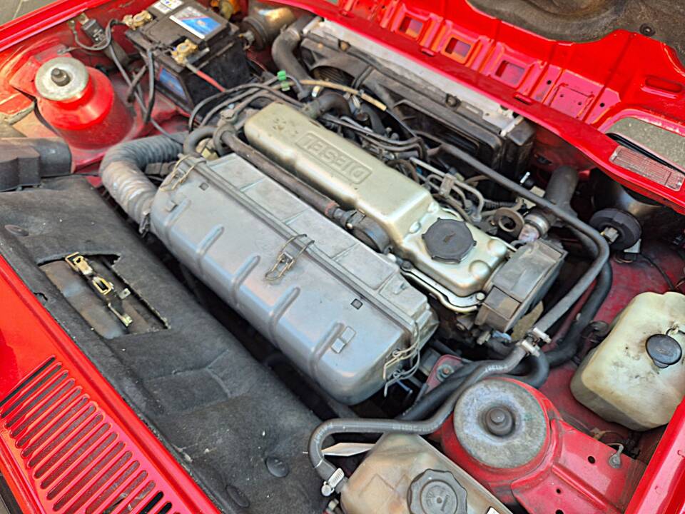 Bild 29/36 von Ford Fiesta 1.6 D (1987)